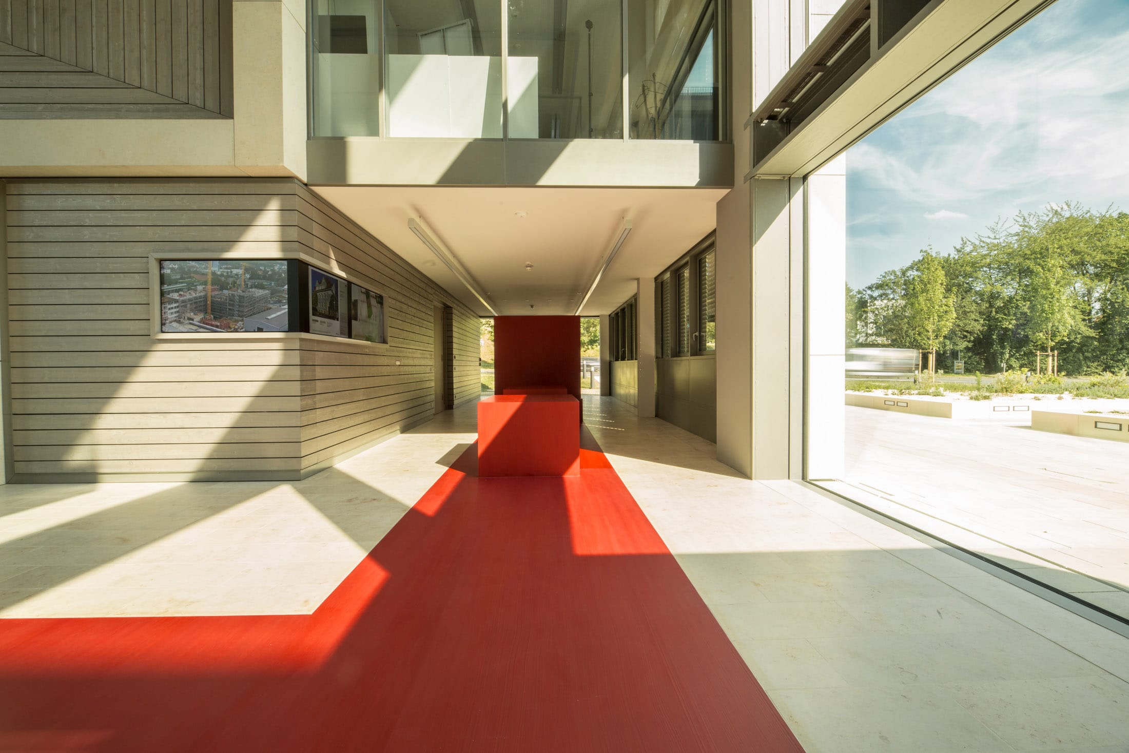 Roter Pinselstrich Malerhandwerks