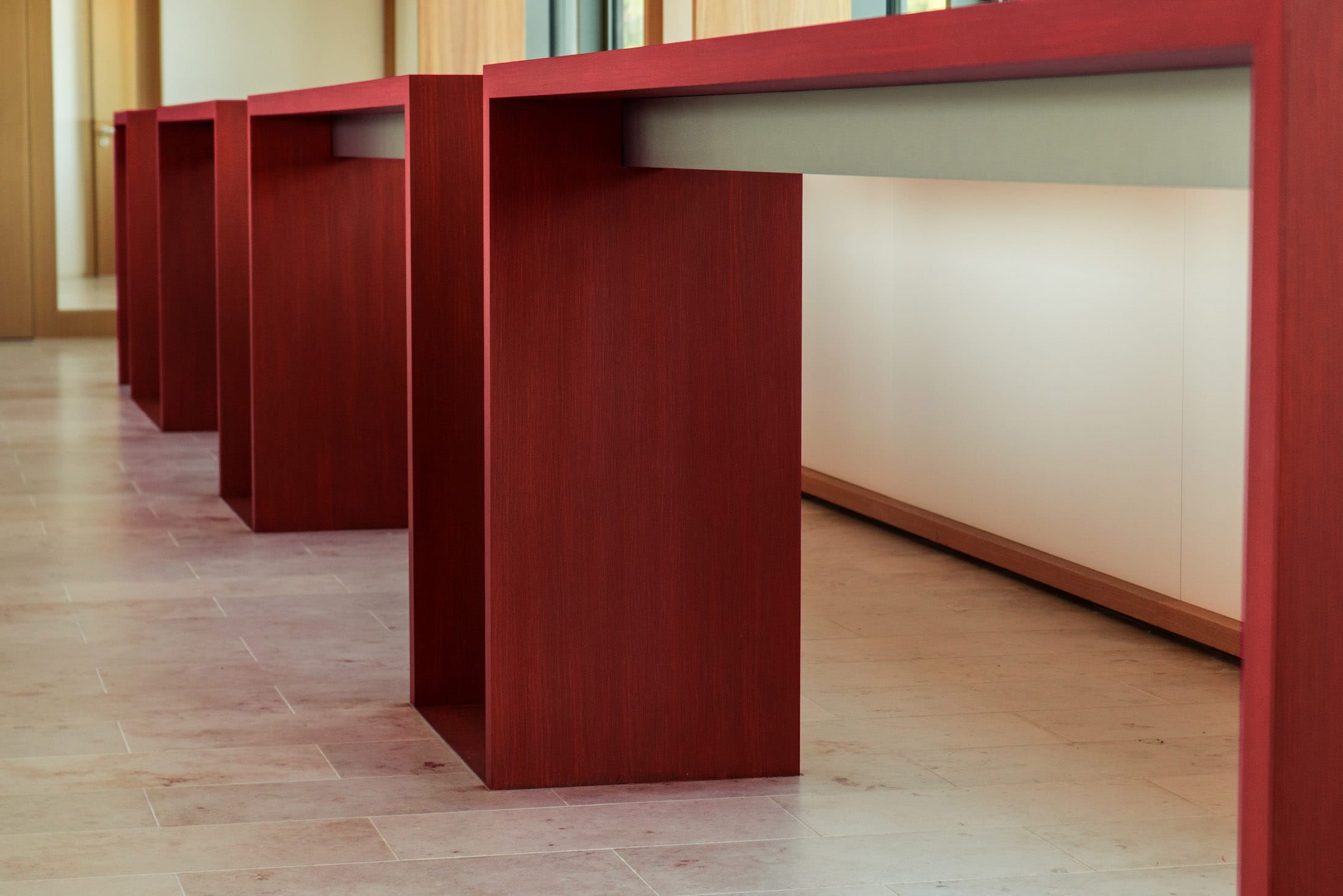 Roter Pinselstrich Malerhandwerks