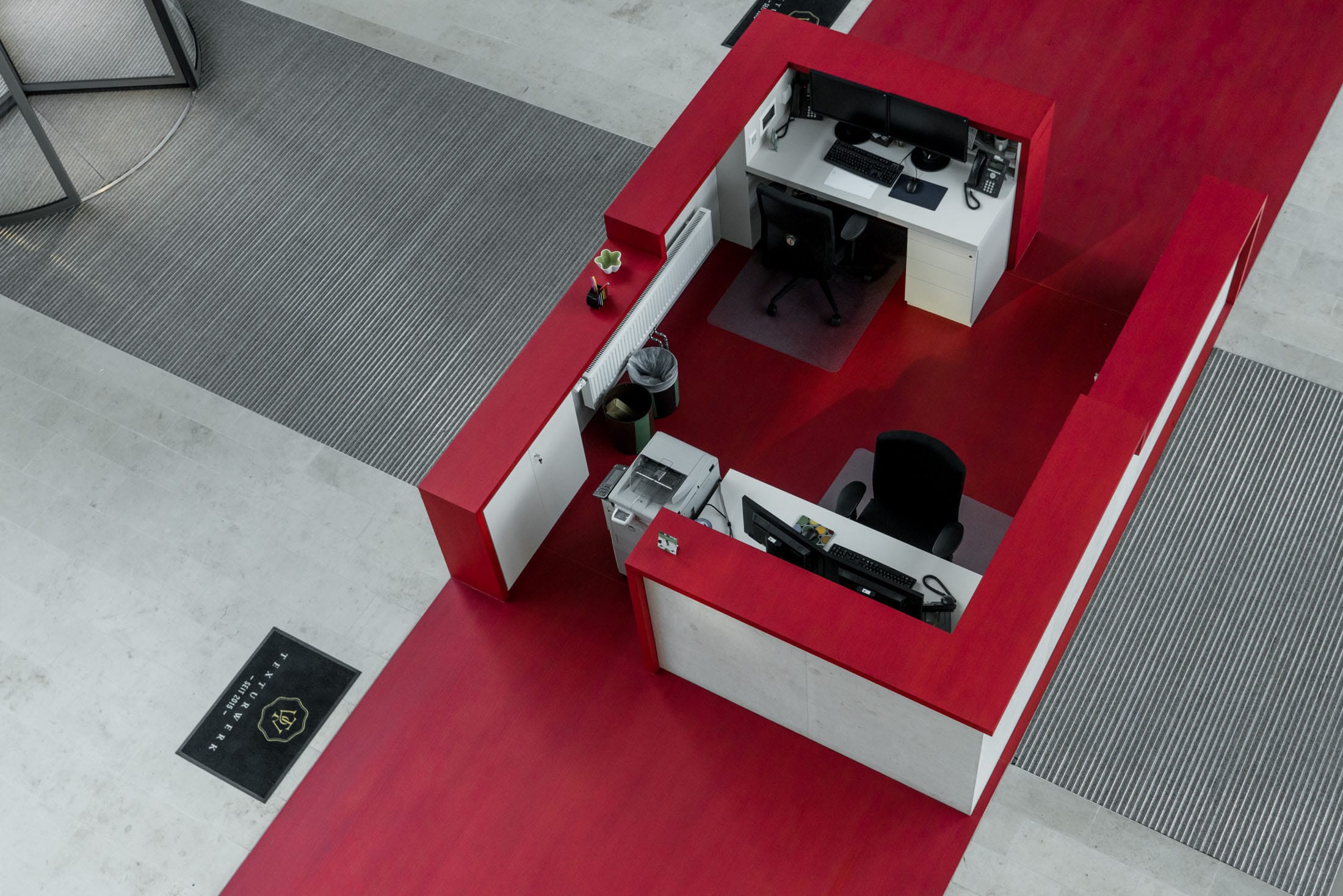 Roter Pinselstrich Malerhandwerks